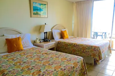 Image de Studio avec Vue Partielle sur l'Océan et la Montagne Panoramique au Coeur de Waikiki Wi-Fi Gratuit