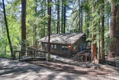 Image de Cabin Santa Cruz Mountain. La plus grande tranquillité parmi les séquoias!