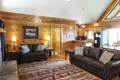 Image de Mountain Top Luxury Home près de Helen, Géorgie