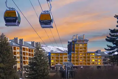 Image de Ski In / Out, vue spectaculaire, 2 lits queen, club de santé, spa, ski / démarrage valet