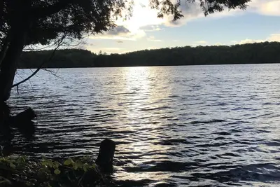 Image de Calme, Charme Privé Muskoka - Front de lac avec piscine - Capacité 8-10