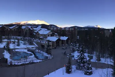 Image de Semaine Du Nouvel An - RÉDUIT! 12/29 / 2019-1 / 5/20 - Luxe Studio Unit - Ski-In, Ski-Out!