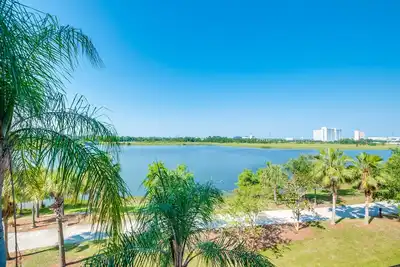 Image de Vista Cay devant le lac Wow Énorme 3 chambres 2 salles de bain 302by