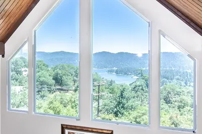 Image de Lake View Home à Lake Arrowhead, Ca - Point d’inspiration