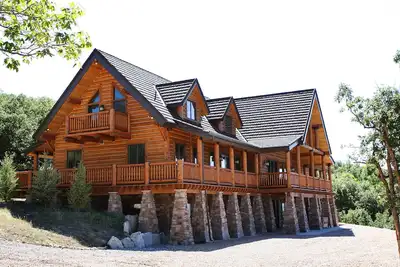 Image de Luxurious Lodge in Utah - Parfait pour les réunions de famille et les retraites d'entreprise