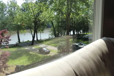 Image de Bienvenue dans ce coin de sérénité au bord de la rivière, dans ce refuge.