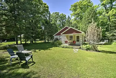 Image de Nouveau! «Butternut Cottage» dans le comté de Central Door!