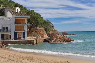 Image de Appartement sur la plage avec vue mer, idéal pour se détendre en famille