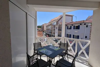 Image de Arcachon Centre : Charmant T2 avec Loggia, Parking Sécurisé et Proche Plage