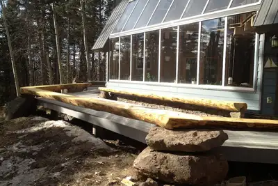 Image de Au pied des pistes de 10. 000 'où vivre dans les montagnes est tout ce qu'il devrait être.