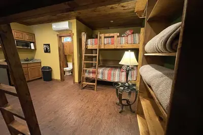 Image de HideAway # 4 d'Adelynn sur la rivière à côté de Commache Crossing