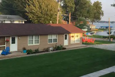 Image de Nouvel enfant en ville, lac Wawasee, condo de canal 2 chambres avant avec embarcadère