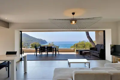 Image de Superbe villa avec vue mer panoramique, piscine chauffée en saison, plage à 5min