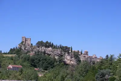 Image de Charme médiéval et panoramas grandioses en pleine Provence: Qui mieux que nous ?