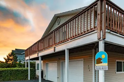 Image de 2 Nts Gratuit! Emplacement parfait! Près de la plage / ville, Animaux Ok, WiFi, terrasse, barbecue