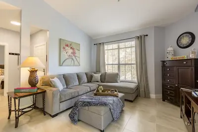 Image de Super emplacement / lit king size / wifi gratuit et parking / piscine / salle de gym