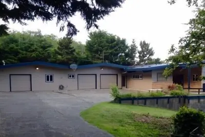 Image de Ocean View Private Lodge sur 1. 3 acres!