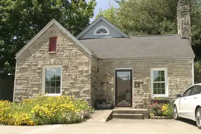 Image de Maison de Ron & Orline, garez-vous Ă la porte. Bardstown le \"Coeur du Pays Bourbon\"