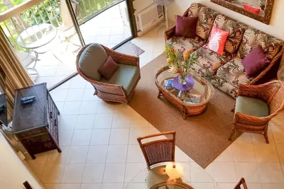 Image de Rénové, Condo familial w / loft et étapes de Charley Young / Kam 1 Beach