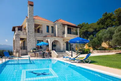 Image de Family Friendly Villa Hermes w/ Private Pool, Billiard Pool table, Ping Pong Bbq