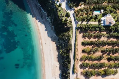 Image de Villa panoramique avec piscine face à la plage