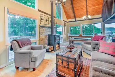 Image de Chalet de la région de Conway avec vue sur la montagne et foyer!