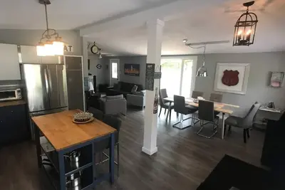 Image de Maison entièrement rénovée Sauble Beach