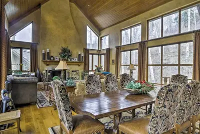 Image de Nouveau! Maison Greystone de luxe avec bain à remous privé!
