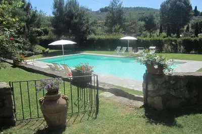 Appartement de trois pièces, 80 mètres carrés, 5/7 personnes avec piscine, à 8 km du centre de Florence