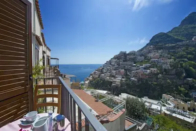Image de Sebastien Balcon apartment central sea view Positano