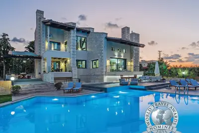 Image de Free Breakfast at villa with Outdoor & Indoor Pool, Hot Tub, Home Cinema