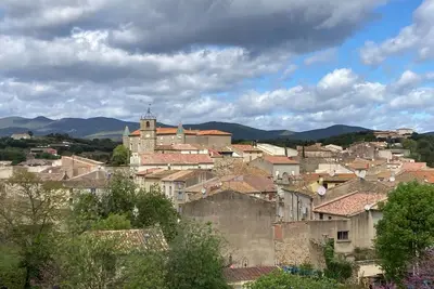 Image de Maison tout confort avec grand jardin méditerranéen au calme à côté des vignes
