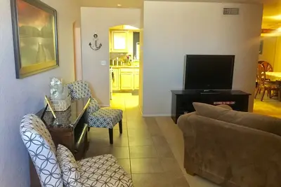 Image de Home Sweet Havasu Location de vacances 3bd / 2ba / Bonus chambre avec Wifi gratuit