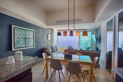 Luxueux 9e étage Ocean Front Grand Venetian Apartment