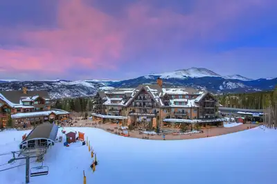 Image de Premi��re classe Ski / in Ski / out Condo sur Peak 7!