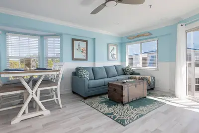 Image de Remote Condo w / Open Ocean Views, location de piscine et de kayak sur la plage privée