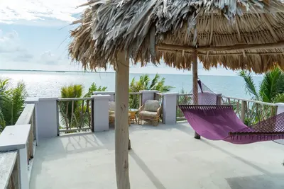 Image de Premier Oceanfront Cabana