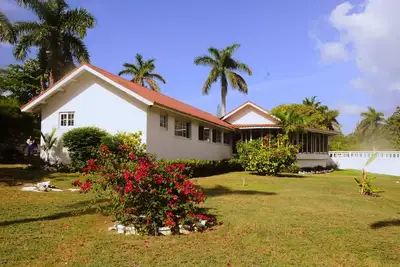 Image de Belle villa sur la côte nord Jamaïcaine du nom de Patiently Waiting