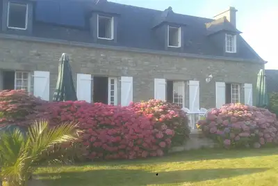 Image de finistère très confortable 1km mer grand jardin Bretagne côte des légendes