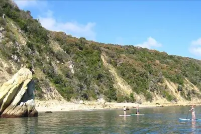 Image de 3 Chambre, 2 salles de bain, pour 6 personnes, (3) Minimum Nuit, Rue Appartement Situation