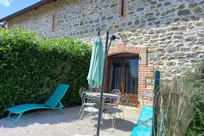 Image de Gîte La Fromagerie along the Canal Latéral à la Loire.