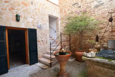 Image de Majorquin maison historique, 4 chambres, 3 salles de bains, le centre de Alcudia, Wifi, Ac