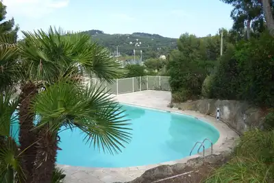 Image de Grand Studio au calme avec Piscine et à 5 mn à pied de la Plage