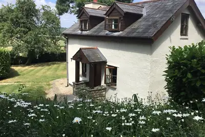 Image de 18e maison en pierre siècle dans la belle vallée de l'Usk