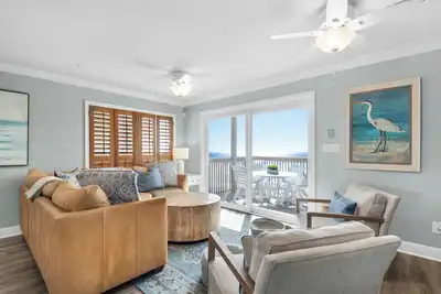 Image de 4br Sunchase Townhouse # 1☀Beachfront☀ du 19 au 21 mai 1250 $! Balcon du Golfe