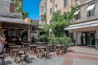 Image de Joli appartement pour 4 personnes avec Wifi, piscine, climatisation, Tv et balcon