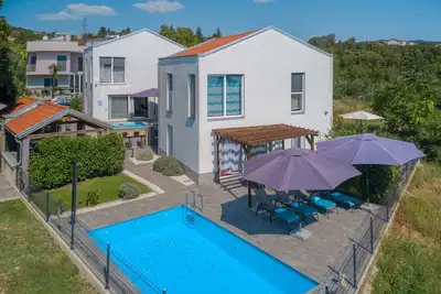 Image de Maison de vacances privée avec climatisation, Wifi, piscine privée, bain à remous, Tv, terrasse