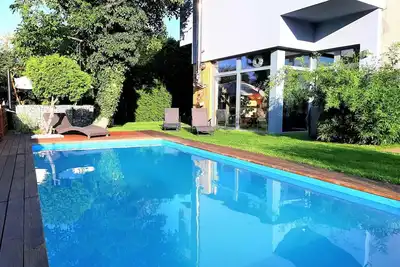 Image de Belle maison de vacances privée avec Wifi, piscine privée, Tv, patio et parking