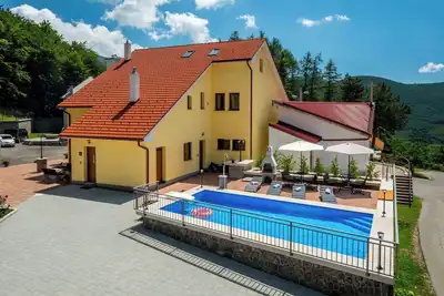 Image de Joli appartement pour 4 personnes avec piscine, Wifi, Tv, terrasse et animaux admis