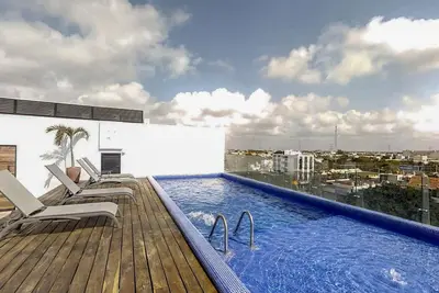 Image de Nouveau condo avec vue sur la mer w / deux piscines sur le toit et un spa - près de la plage